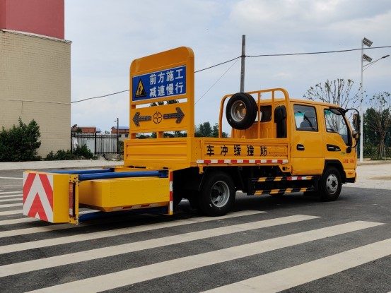 江淮康玲J3 防撞緩沖車